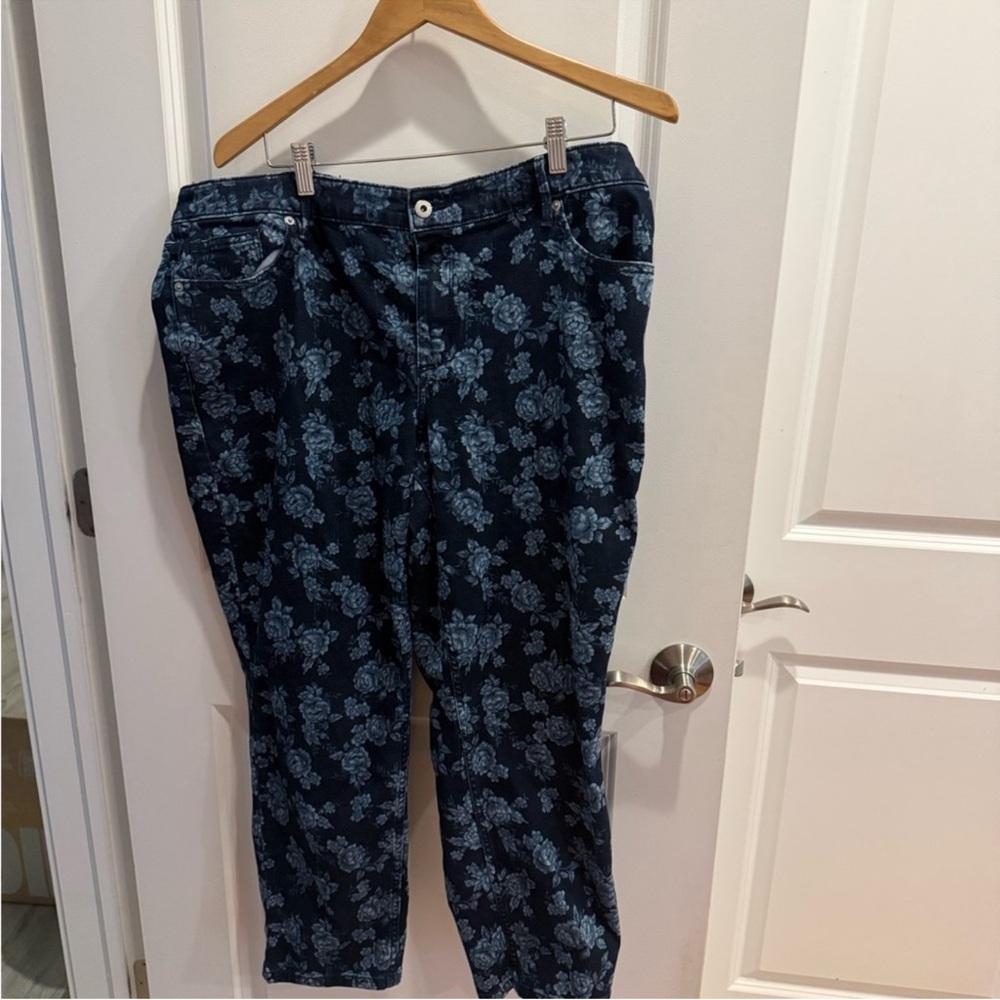 Liz Claiborne Dark Blue Floral Ankle Jeans